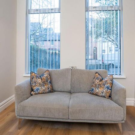 Modern 2 Bdr Apartment At Queens By Belfast City Breaks Экстерьер фото